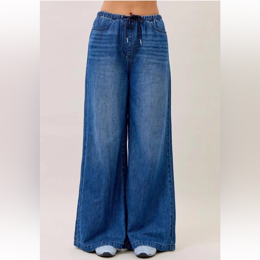 Judy Blue Wide-Leg Flare Jeans in Medium Blue